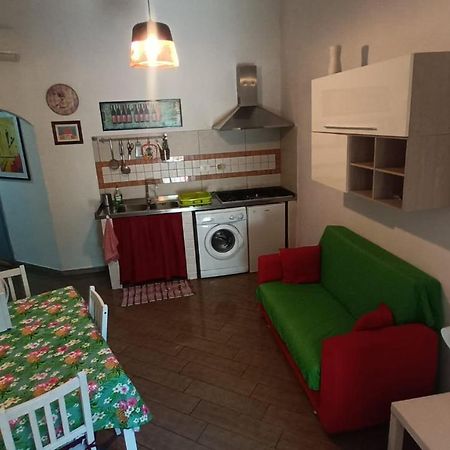 רומא Vercelli Guest House Near San Giovanni מראה חיצוני תמונה