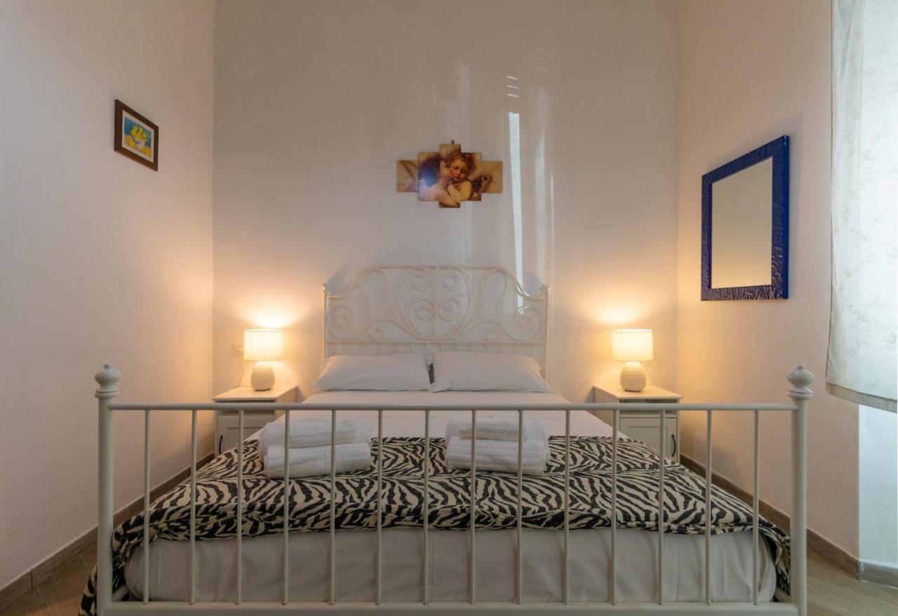 רומא Vercelli Guest House Near San Giovanni מראה חיצוני תמונה