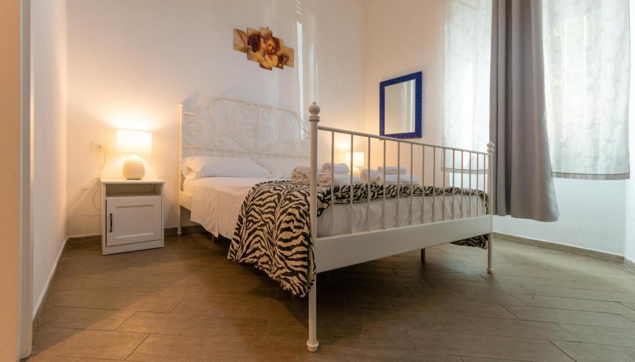 רומא Vercelli Guest House Near San Giovanni מראה חיצוני תמונה