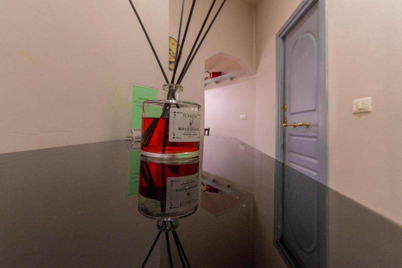 רומא Vercelli Guest House Near San Giovanni מראה חיצוני תמונה