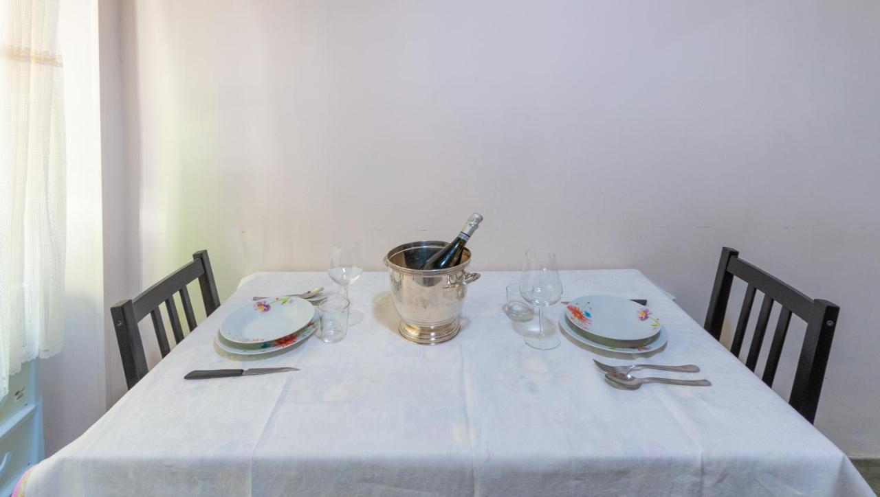 רומא Vercelli Guest House Near San Giovanni מראה חיצוני תמונה